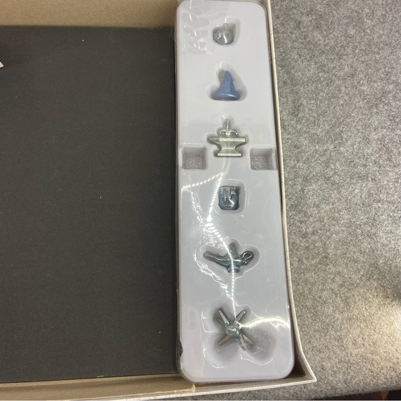 Monopoly Disney Animation Edition Board Game - Picture 5 of 7